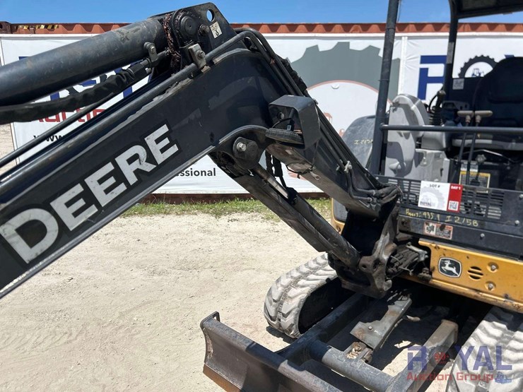 2017-deere-30g-image-15