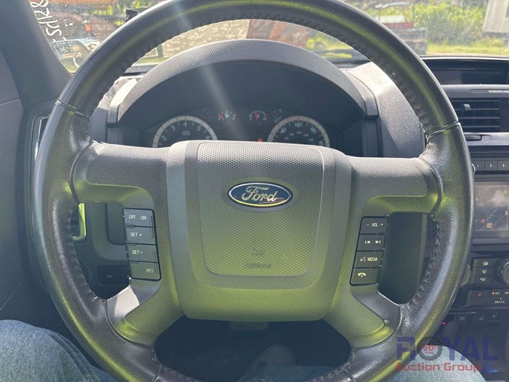 2012-ford-escape-image-13