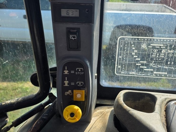 new-holland-ts100-image-59