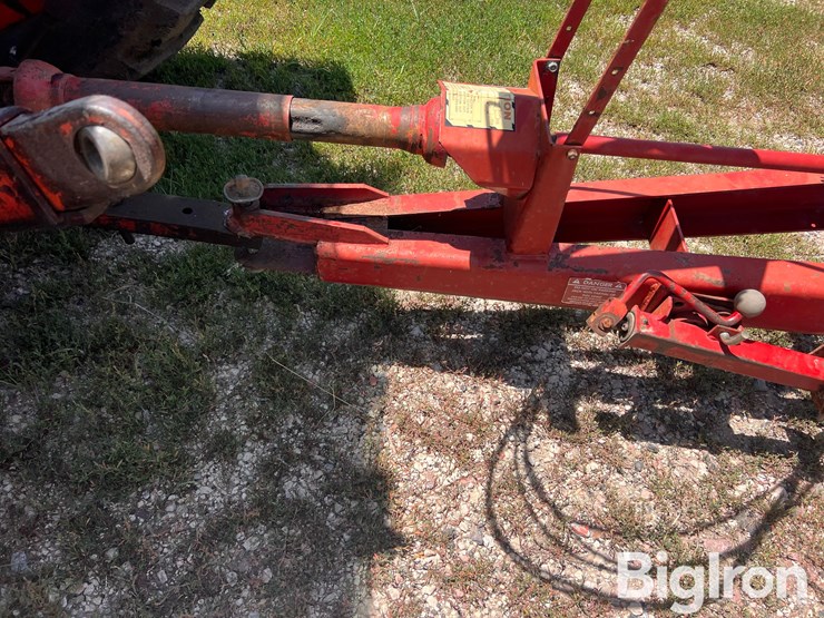 new-holland-1037-image-9