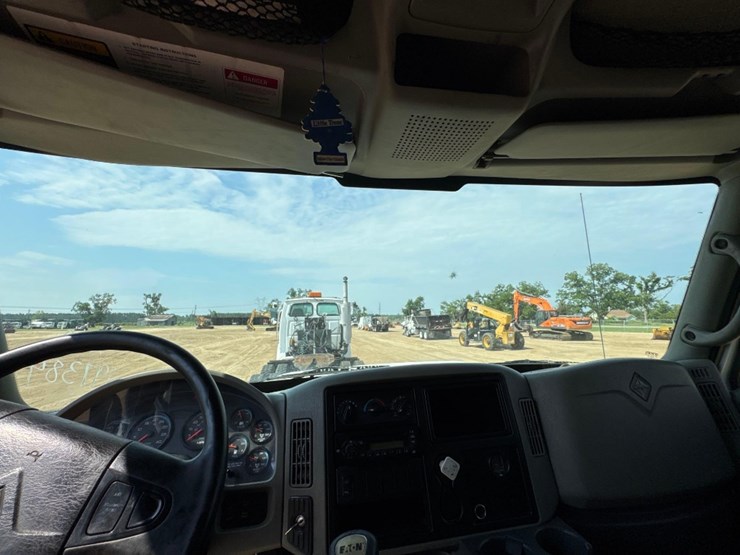 2010-international-durastar-4400-image-25