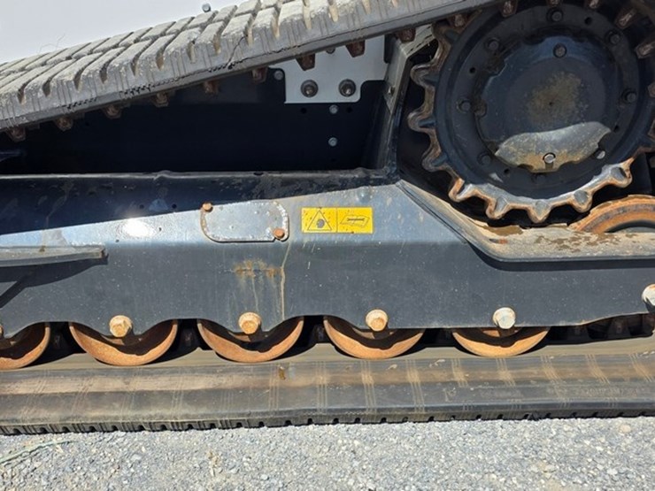 2023-bobcat-t770-image-30