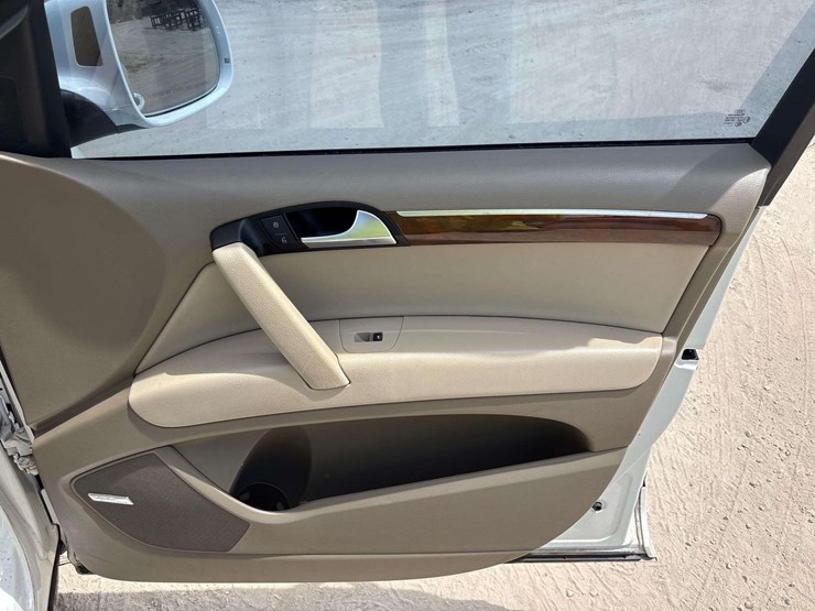 2012-audi-q7-image-26