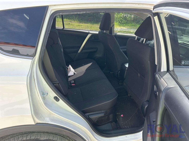 2018-toyota-rav4-image-27