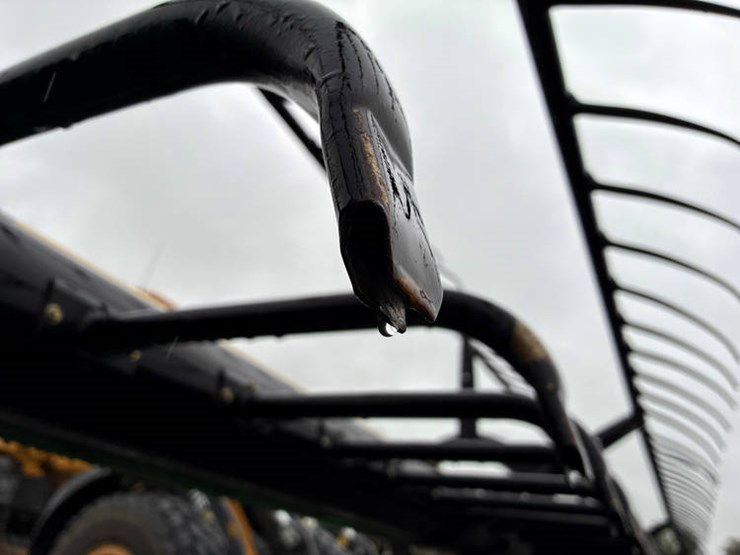 2013-john-deere-635f-image-32