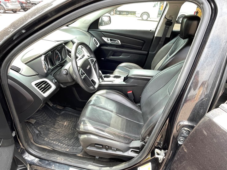 2015-gmc-terrain-slt-image-52