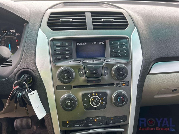 2013-ford-explorer-image-17