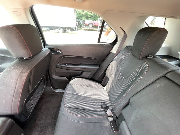 2016-chevrolet-equinox-lt-image-54