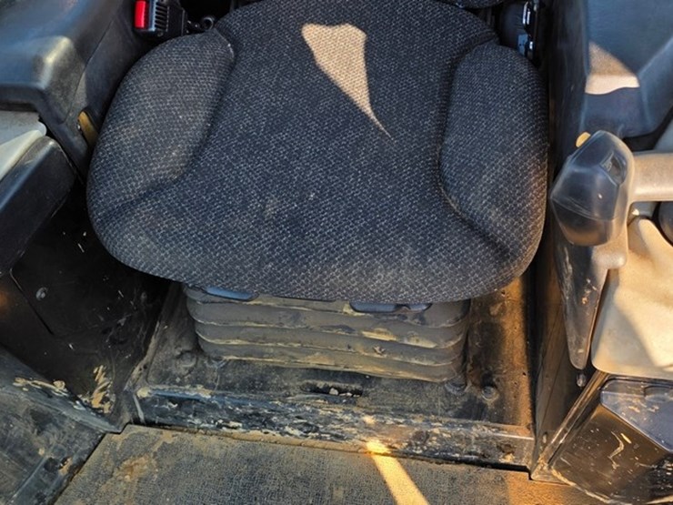 2019-caterpillar-d6n-lgp-image-69