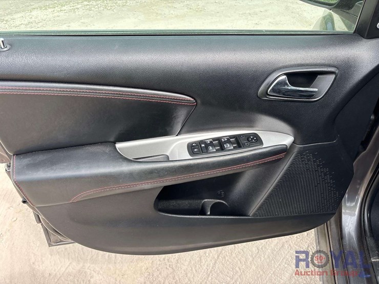 2019-dodge-journey-image-12