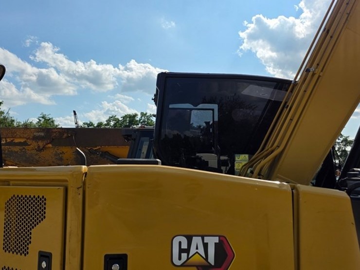 2023-caterpillar-310-image-31