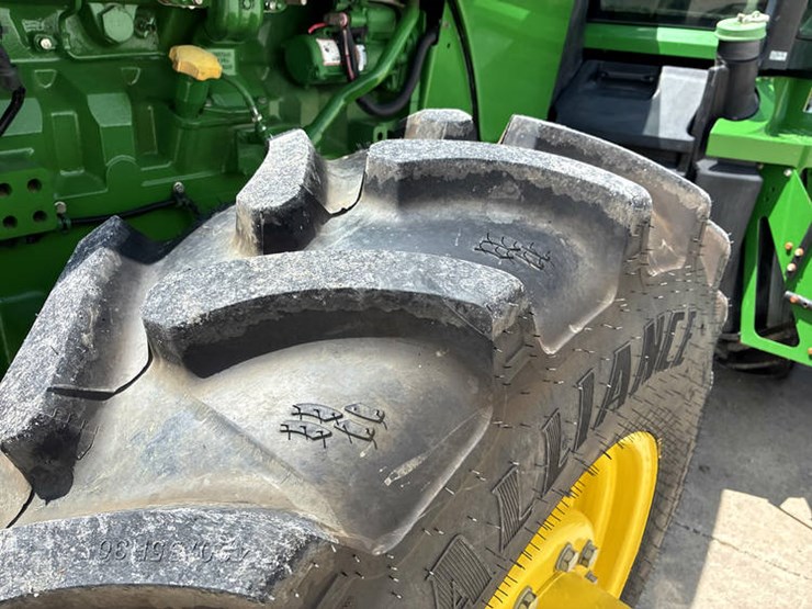 2014-john-deere-8285r-image-49