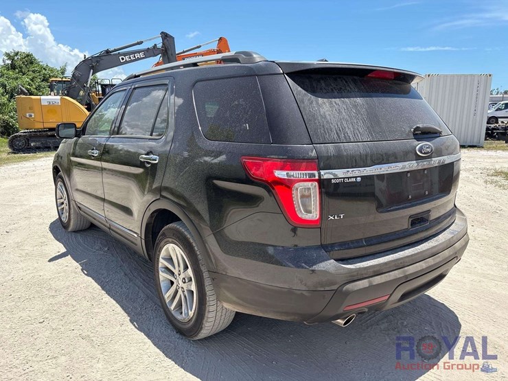 2014-ford-explorer-xlt-image-4