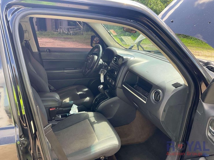 2013-jeep-patriot-sport-image-21