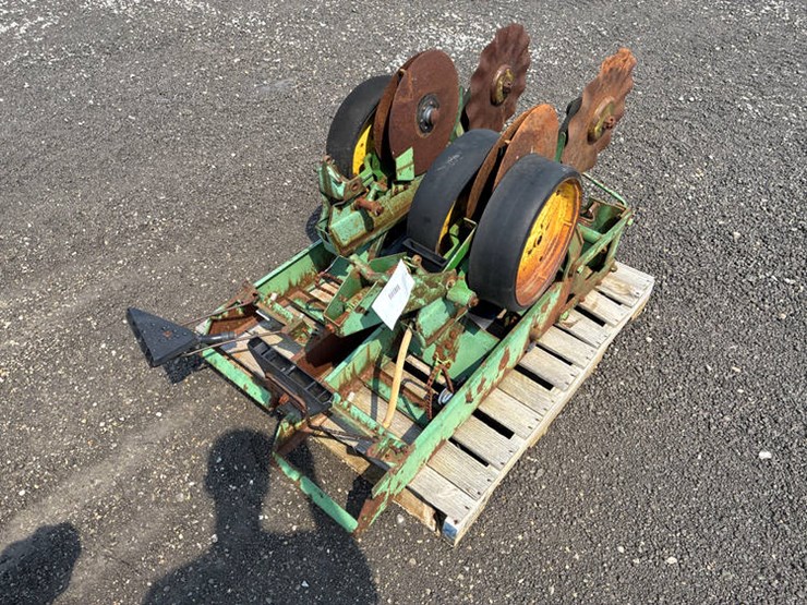 john-deere-2-image-1