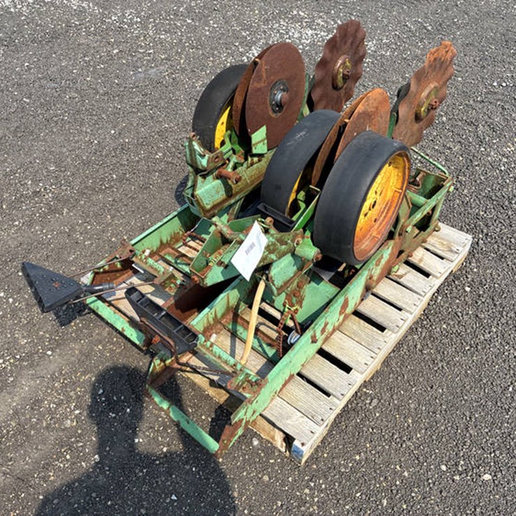 JOHN DEERE 2