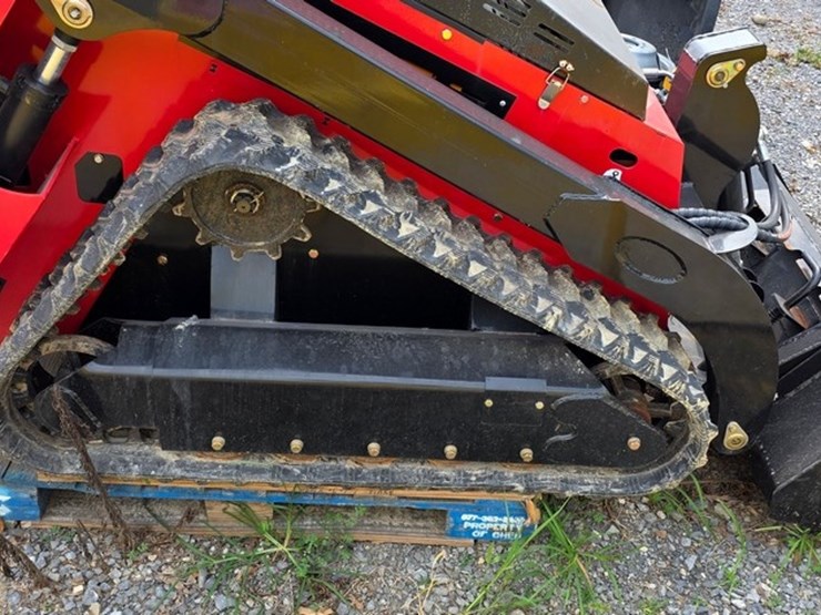 new-valley-pioneer-scl850-mini-skidloader-image-6