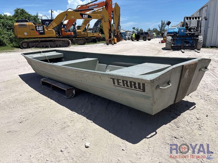 terry-12ft-aluminum-jonboat-image-4
