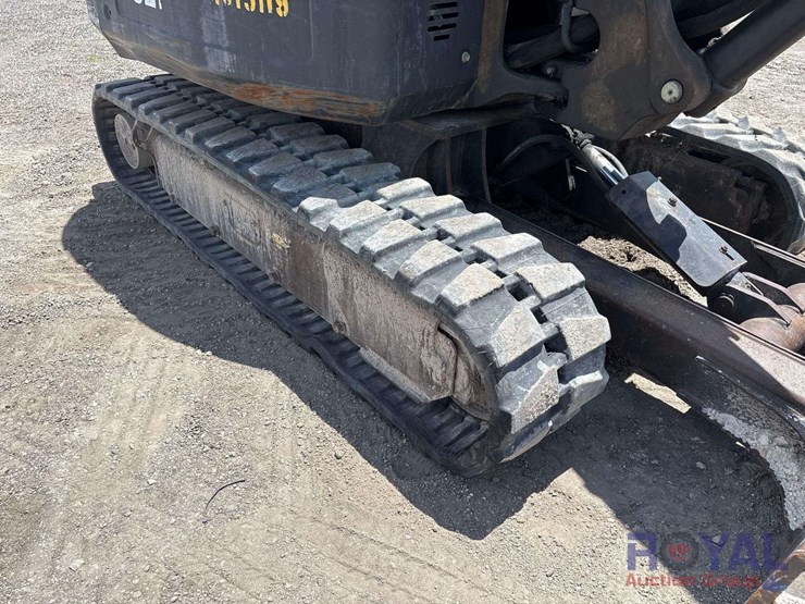 2017-bobcat-e32i-image-8