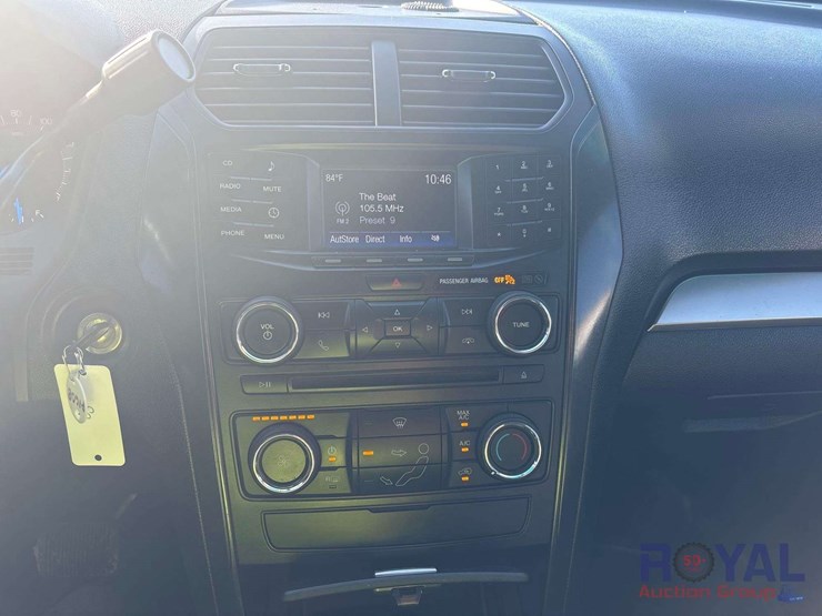 2016-ford-explorer-image-14