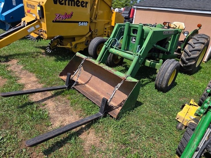 john-deere-300-image-2