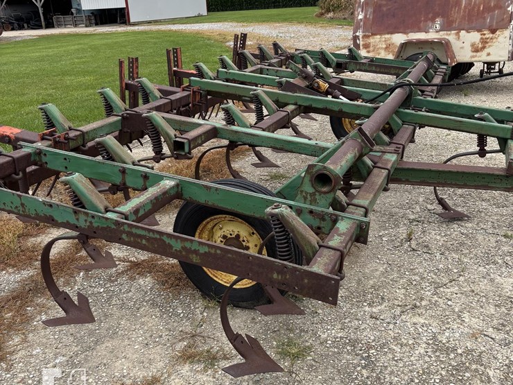 john-deere-1010-image-2