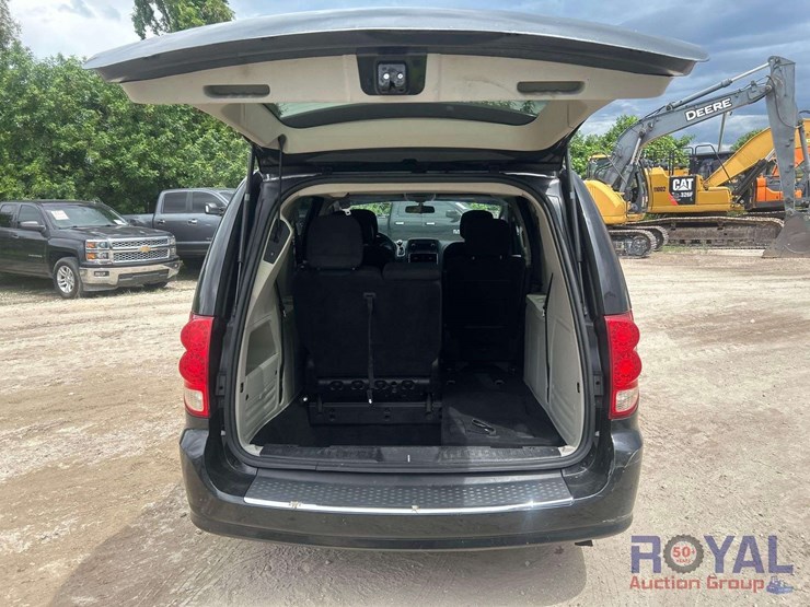 2014-dodge-grand-caravan-image-18