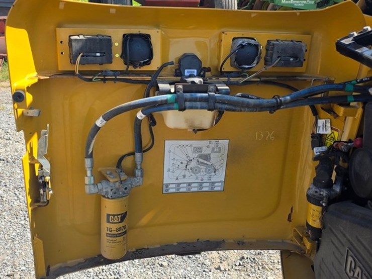 2012-caterpillar-272c-image-39