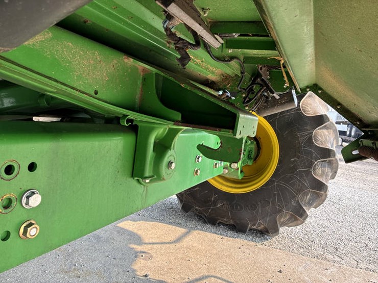 2014-john-deere-s690-image-40