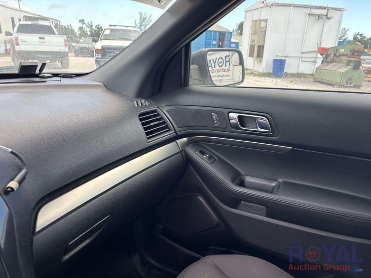 2018-ford-explorer-image-12