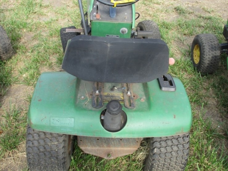 john-deere-110-image-3