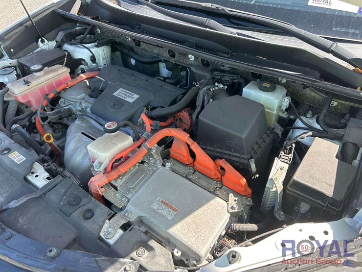 2018-toyota-rav4-image-8