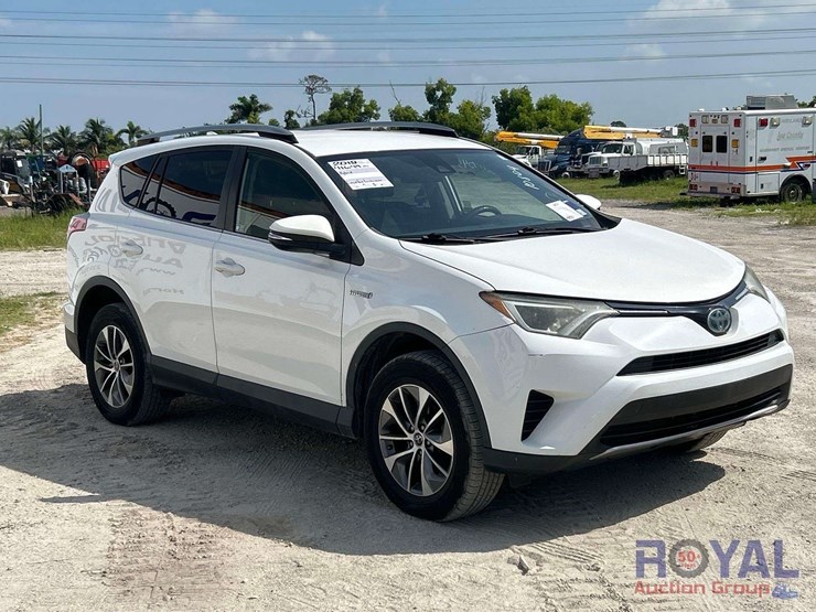 2018-toyota-rav4-image-2