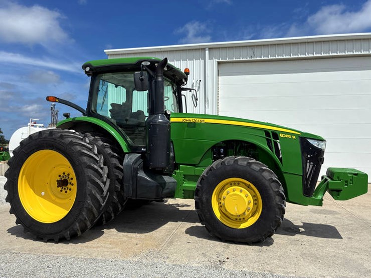 2014-john-deere-8285r-image-3