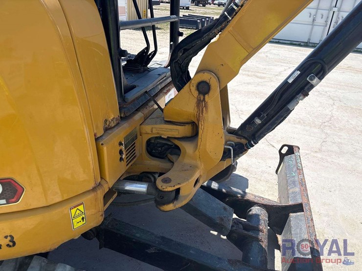 2021-caterpillar-304e2-mini-excavator-image-18