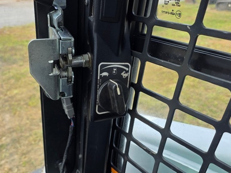 2020-bobcat-s850-image-56