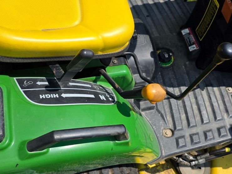 john-deere-2210-image-36