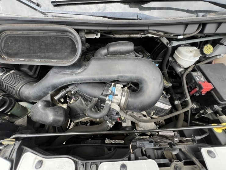 2015-ford-transit-image-12