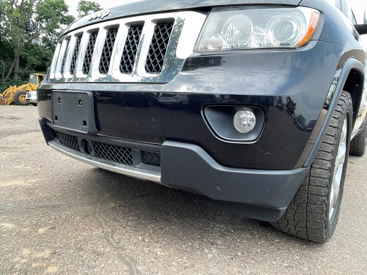 2013-jeep-grand-cherokee-image-11