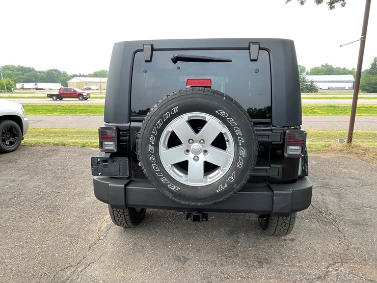 2007-jeep-wrangler-unlimited-sahara-image-5