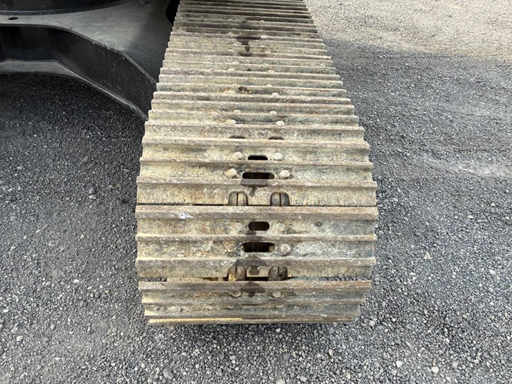 2021-john-deere-250-image-31