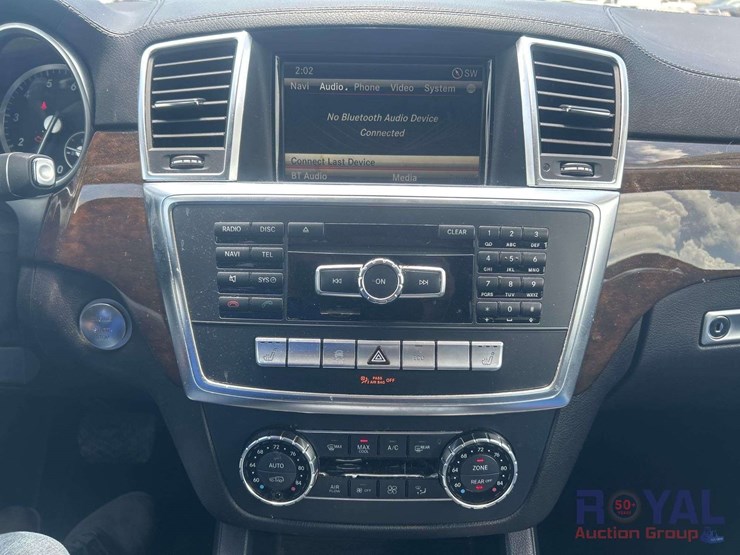2016-mercedes-benz-gl450-image-11