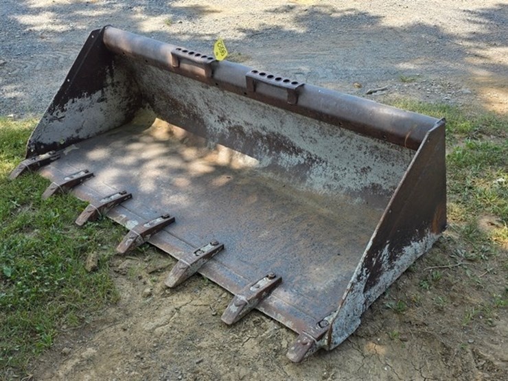 66"-skidloader-tooth-bucket-image-4