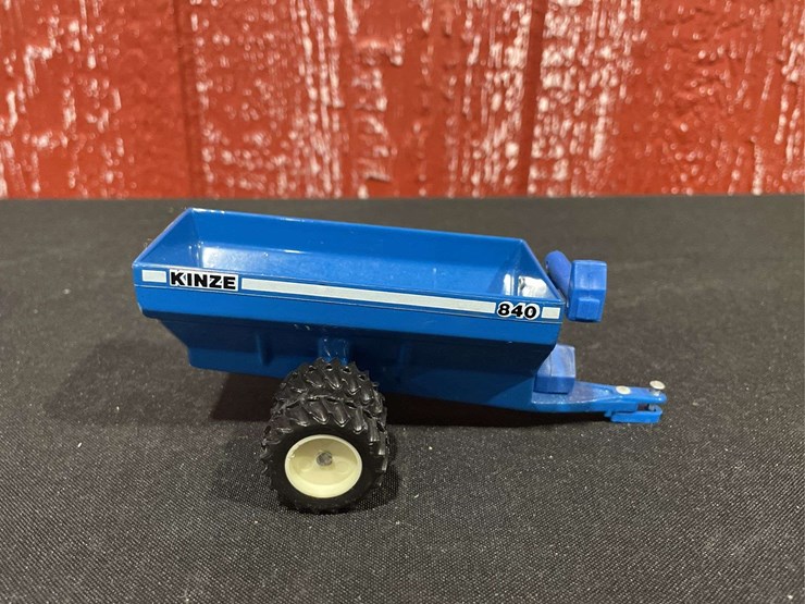 1999-kinze-840-image-8
