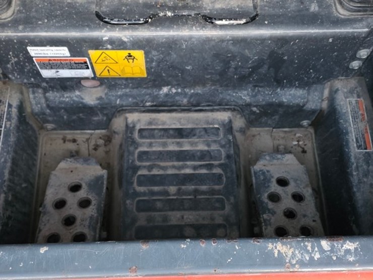 2016-kubota-ssv75-image-41