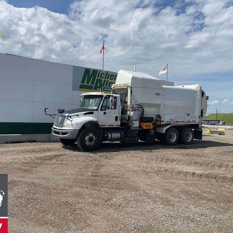 2016 INTERNATIONAL WORKSTAR 7400