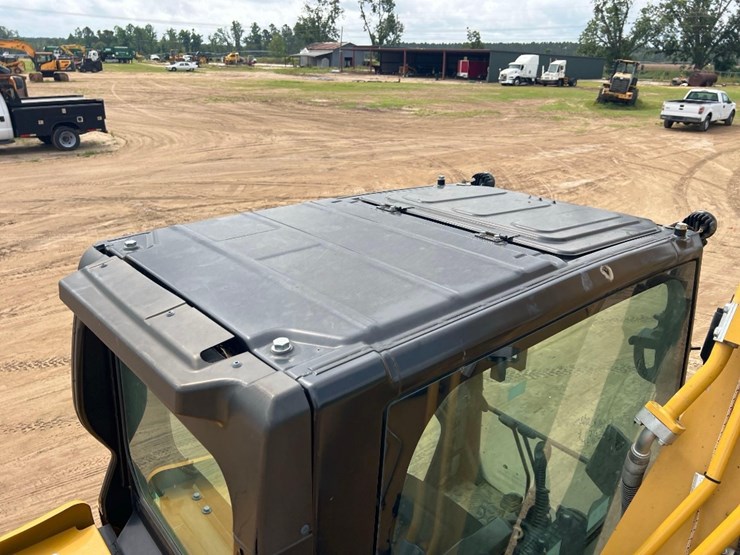 caterpillar-320gc-image-19