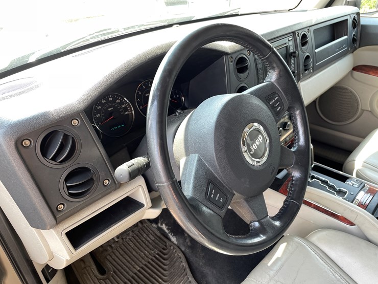 2006-jeep-commander-image-27
