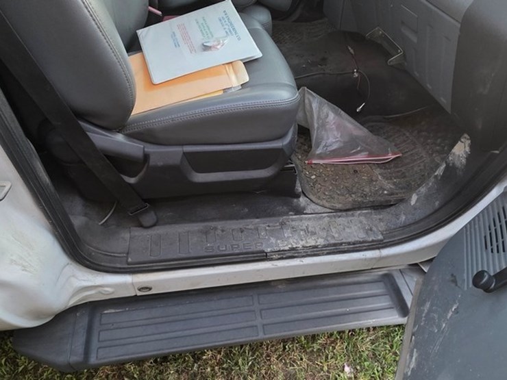 2010-ford-f550-image-49