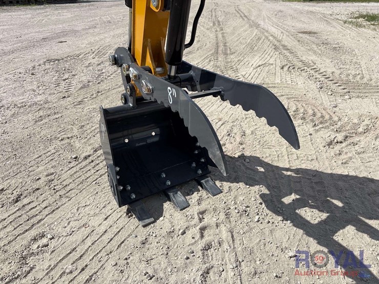 unused-2025-cfg-qk18r-mini-excavator-image-8
